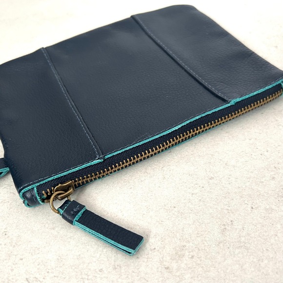 Lucky Brand Navy Blue Pebbled Leather Tote Bag with Teal Interior and Pouch - Picture 9 of 13